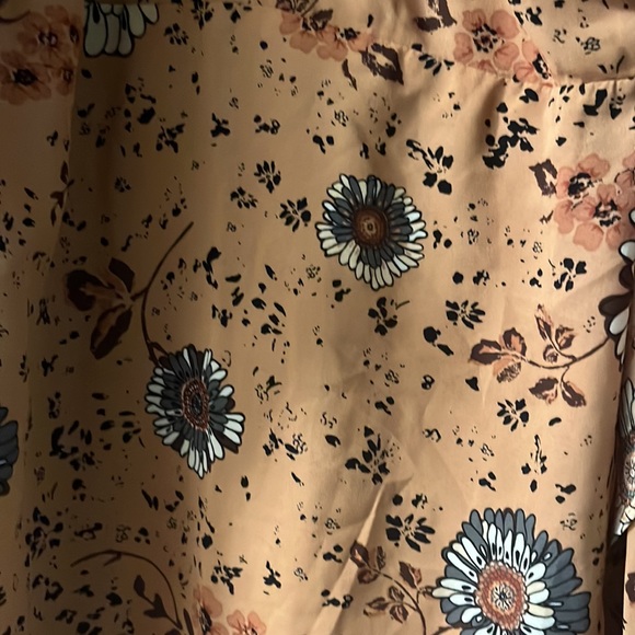 Cute patterned blouse 2X - Picture 2 of 3